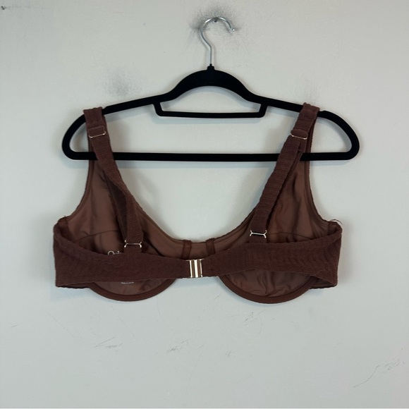 OchreLane | Brown Ribbed Material V-Neck Bikini Top Size 4XL - Picture 3 of 4